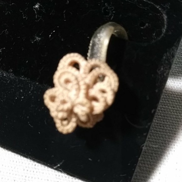 Vintage Crochet Clip On Plastic Earrings - Picture 5 of 5